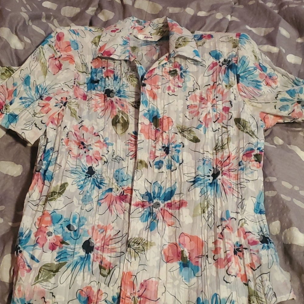🔴3 for$15 Alia Petite button up top